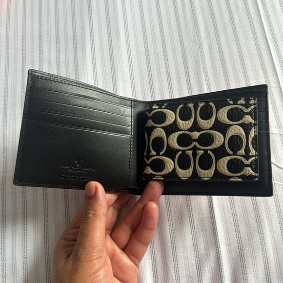 Coach Limited edition Disney Mickey Mouse Keith Haring 3 in 1 wallet - Picture 6 of 10